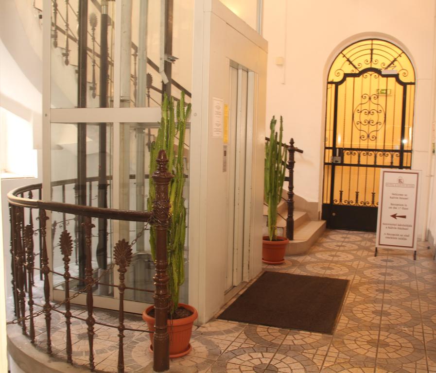 Image #19 - Maroon & Moss Residence - Budapest