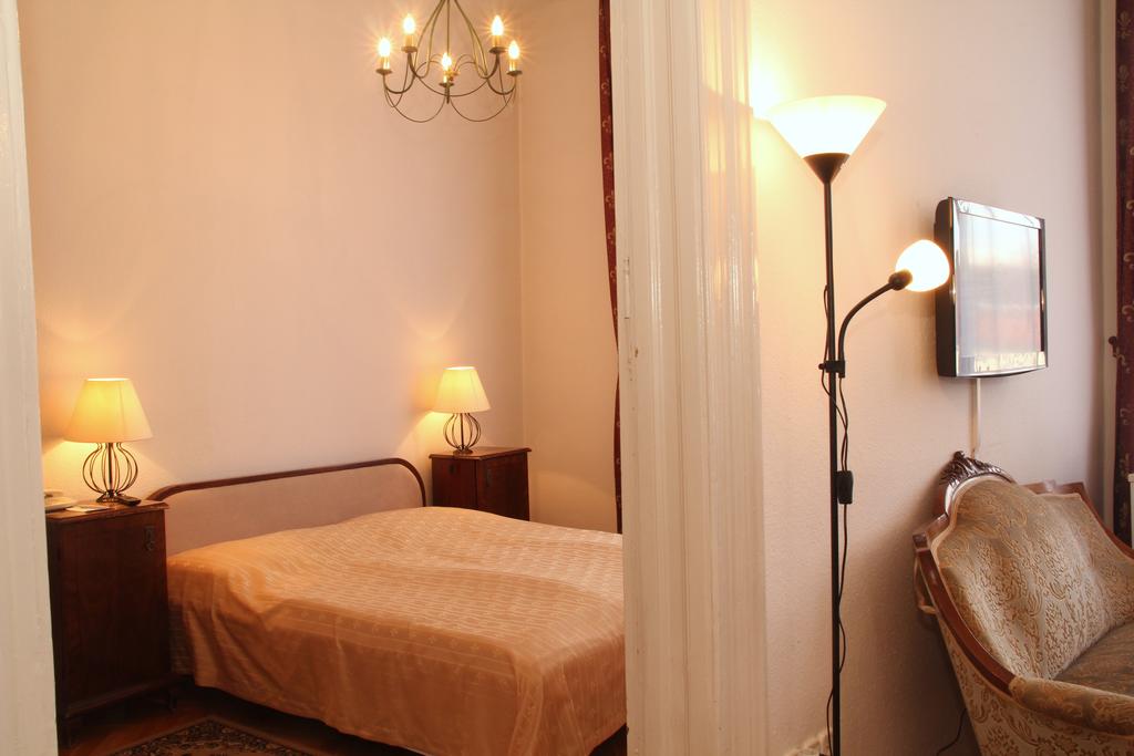 Image #31 - Maroon & Moss Residence - Budapest
